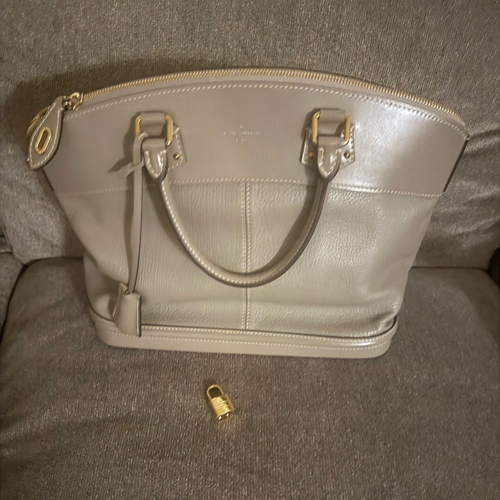 SOLD**** LV  Suhali LockIt Handbag Gray Leather
